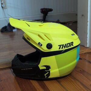 thor High-Vis Yellow and Black Motocross Helmet with Goggles Included.